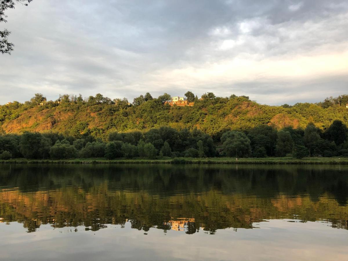 - E - Vyhlidka Nad Rekou *